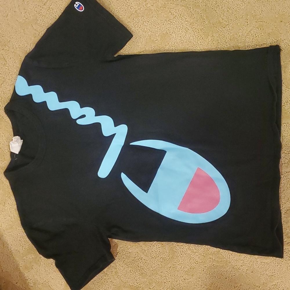 Vintage men's wrap around logo black short sleeve shirt